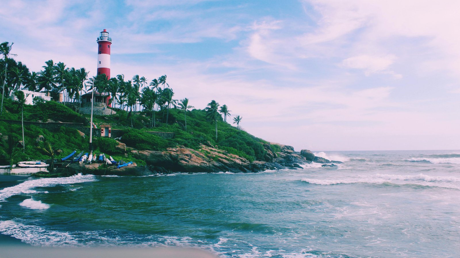 Kerala Grand Escape | Munnar, Alleppey, Kovalam & Poovar Tour