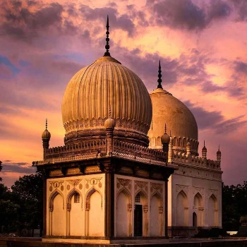 Deluxe 04Night/05Days Hyderabad Tour Package